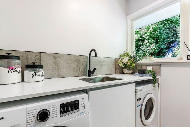 Photo of property in 70 Woodbury Street, Russley, Christchurch, 8042