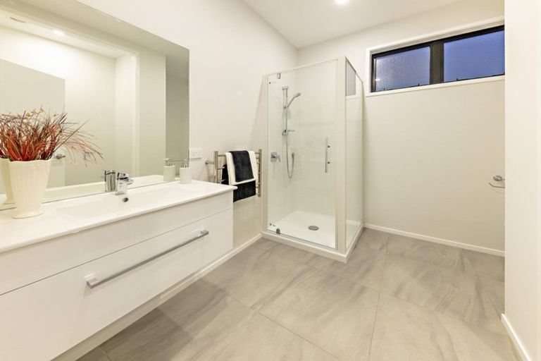 Photo of property in 22 Courage Road, Papakura, 2110