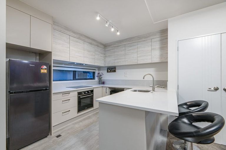 Photo of property in 6/43b Waimumu Road, Massey, Auckland, 0614