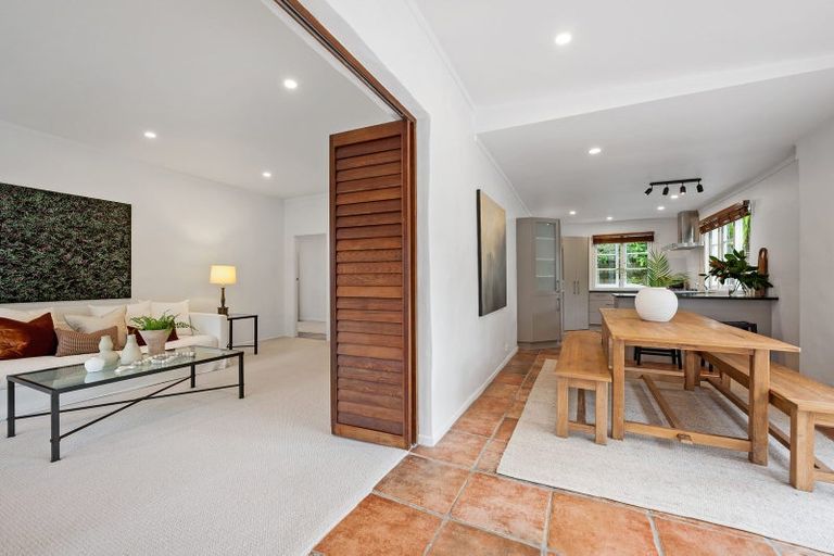 Photo of property in 194 Onewa Road, Birkenhead, Auckland, 0626