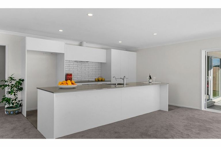 Photo of property in 37 Weka Street, Mangawhai, 0505