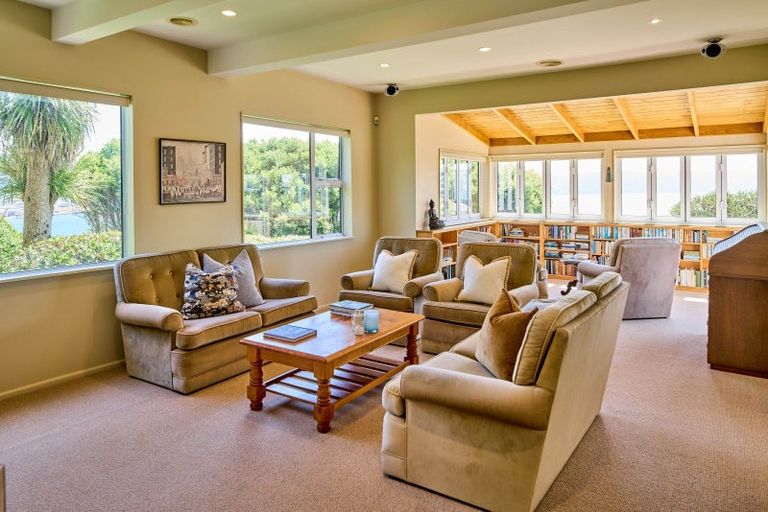 Photo of property in 14 The Crescent, Roseneath, Wellington, 6011