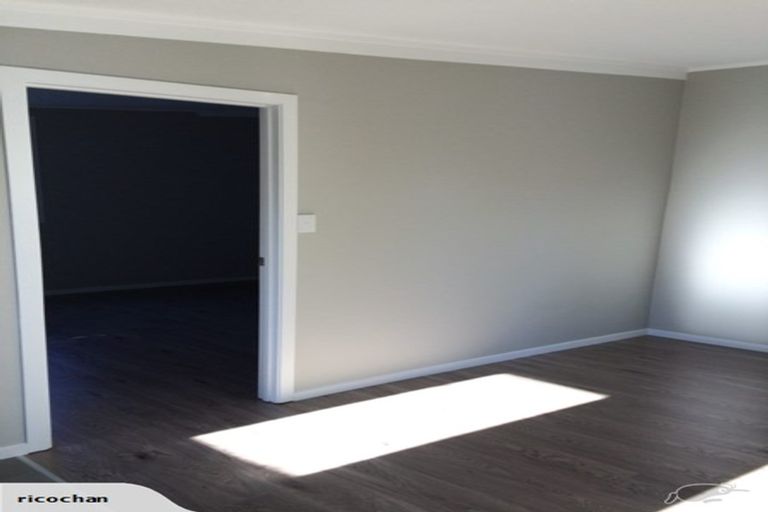 Photo of property in 45 Glen Marine Parade, Glendene, Auckland, 0602