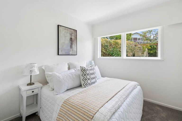 Photo of property in 20 Woodcote Drive, Glenfield, Auckland, 0629