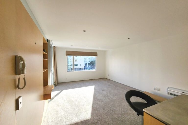 Photo of property in Sanctum Apartments, 33/10a Ebor Street, Te Aro, Wellington, 6011