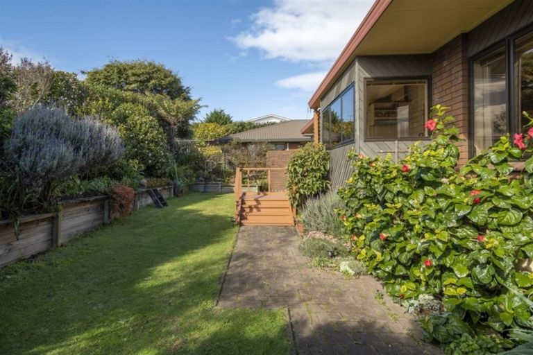 Photo of property in 1 Ruamoana Place, Omokoroa, 3114