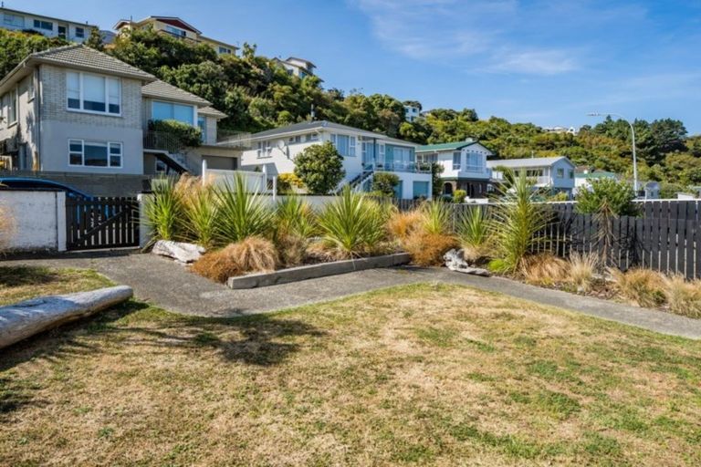 Photo of property in 16 Witham Street, Island Bay, Wellington, 6023