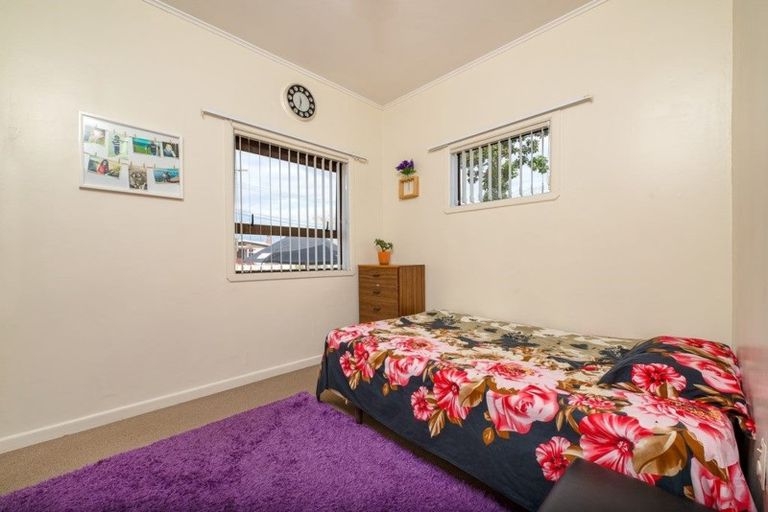 Photo of property in 24 Seddon Avenue, Papatoetoe, Auckland, 2104