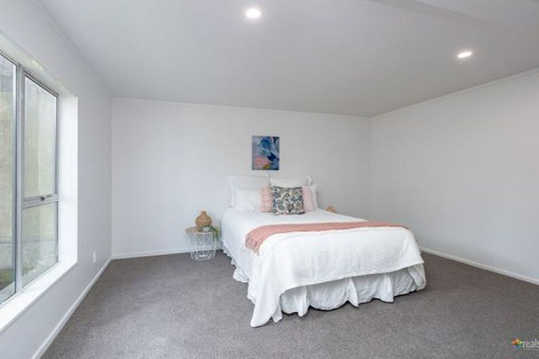 Photo of property in 60 Downes Street, Titahi Bay, Porirua, 5022