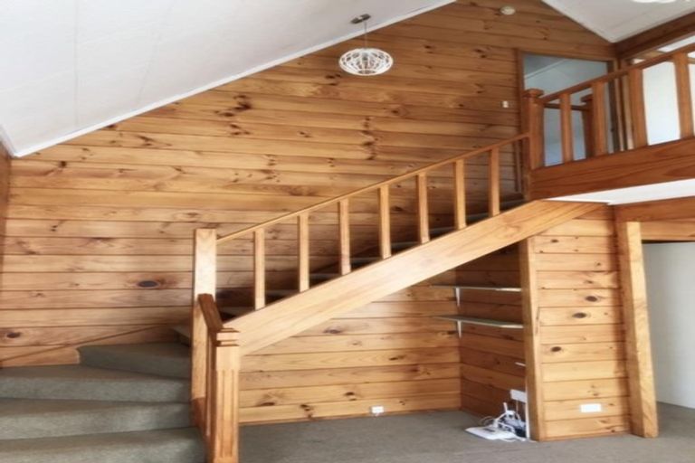 Photo of property in 6a Cambric Place, Botany Downs, Auckland, 2010