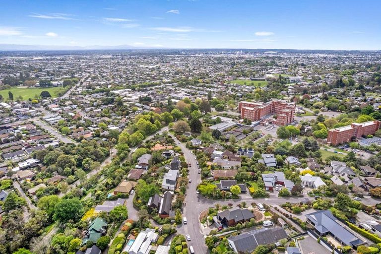 Photo of property in 19 Bengal Drive, Cashmere, Christchurch, 8022