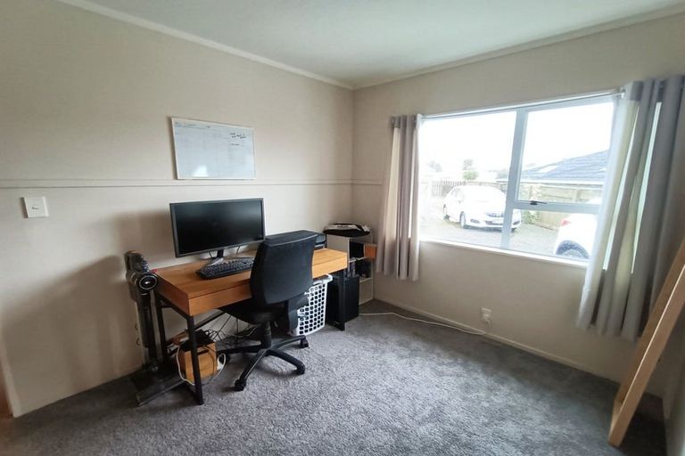 Photo of property in 51a Guadeloupe Crescent, Grenada Village, Wellington, 6037