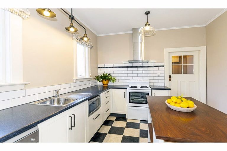 Photo of property in 10 Preston Street, West End, Timaru, 7910