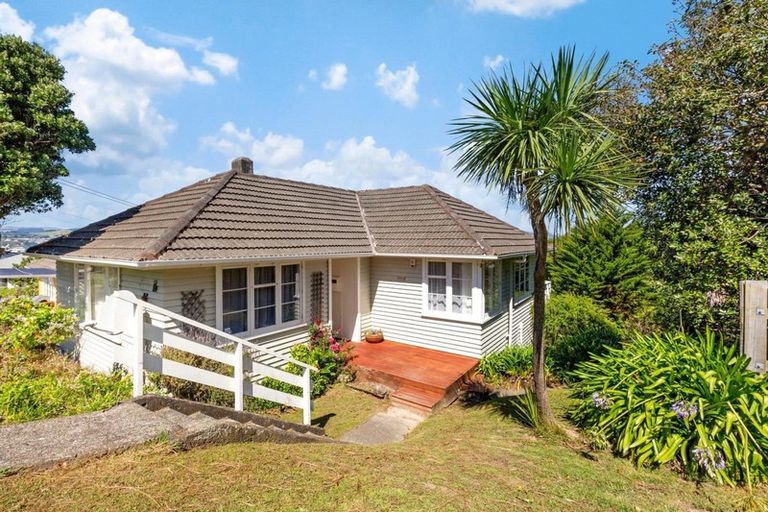 Photo of property in 19 Hiwi Crescent, Titahi Bay, Porirua, 5022