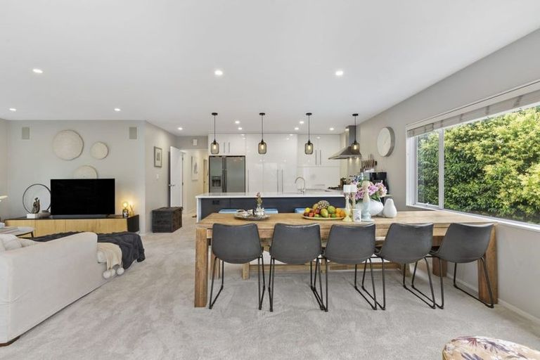 Photo of property in 6a Handley Avenue, Narrow Neck, Auckland, 0624