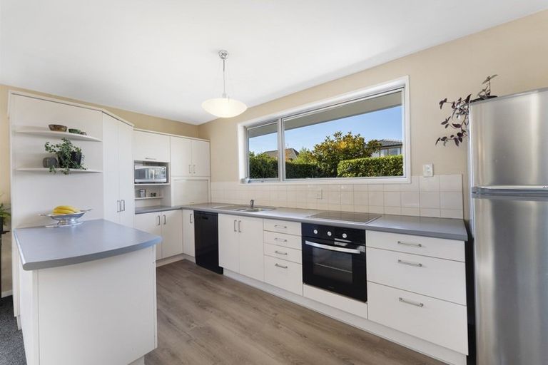 Photo of property in 2/6 Croziers Road, St Albans, Christchurch, 8052