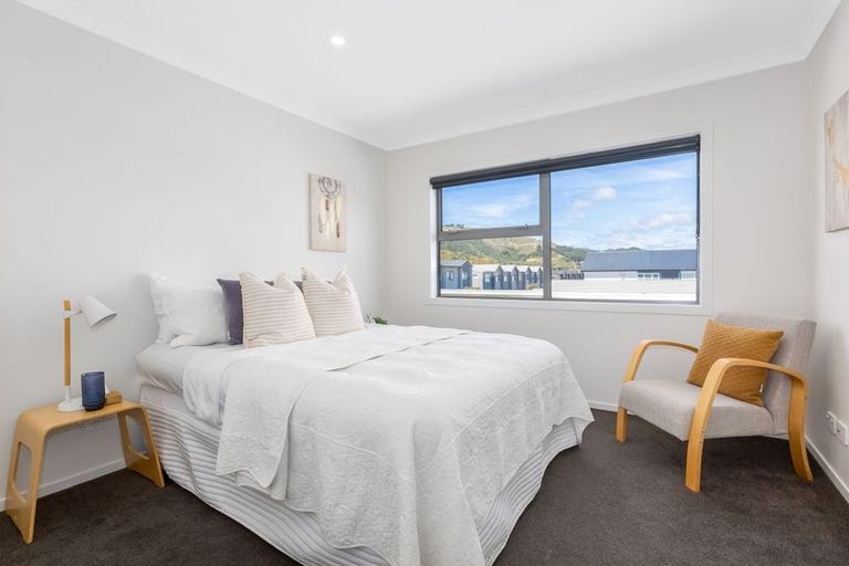 Photo of property in 9 Karearea Avenue, Kenepuru, Porirua, 5022