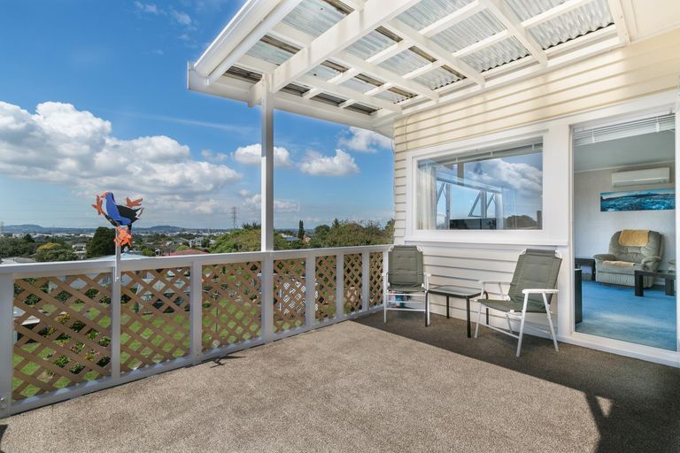 Photo of property in 193 Te Atatu Road, Te Atatu South, Auckland, 0610
