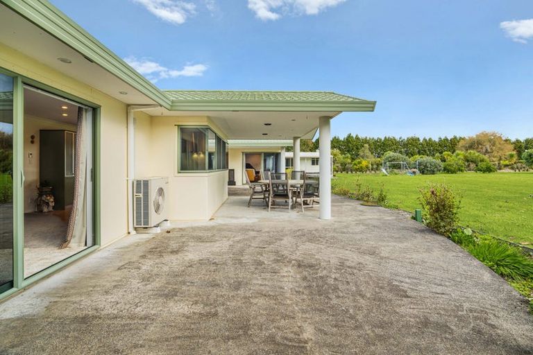 Photo of property in 88 Boord Crescent, Kumeu, 0891
