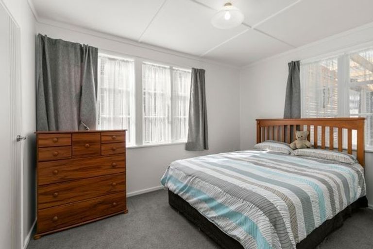 Photo of property in 10 Cleland Crescent, Naenae, Lower Hutt, 5011