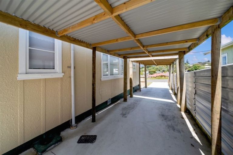 Photo of property in 10 Leicester Street, Patea, 4520