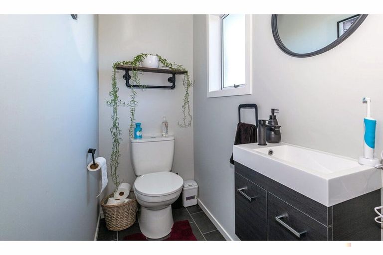 Photo of property in 10 Studholme Street, Waimate, 7924