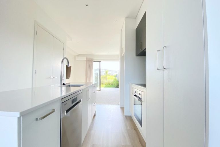 Photo of property in 2/46 Jane Maree Road, Kumeu, 0810