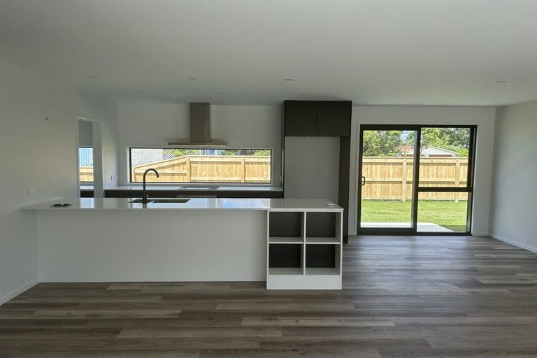 Photo of property in 1 Kakariki Crescent, Carterton, 5713