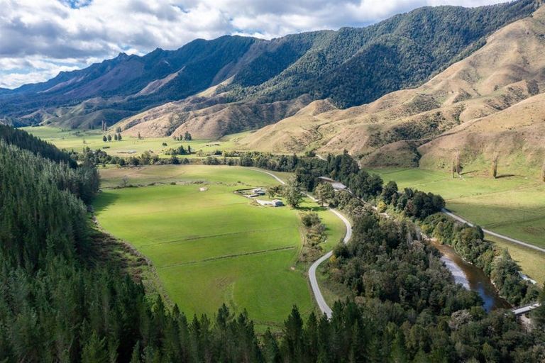 Photo of property in 61 Matiri West Bank Road, Matiri, Murchison, 7077