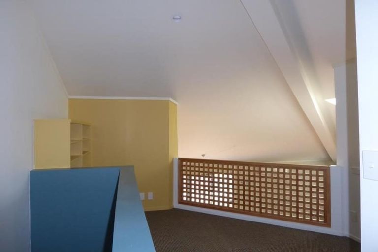 Photo of property in Tennyson Apartments, 3/25 Tennyson Street, Te Aro, Wellington, 6011
