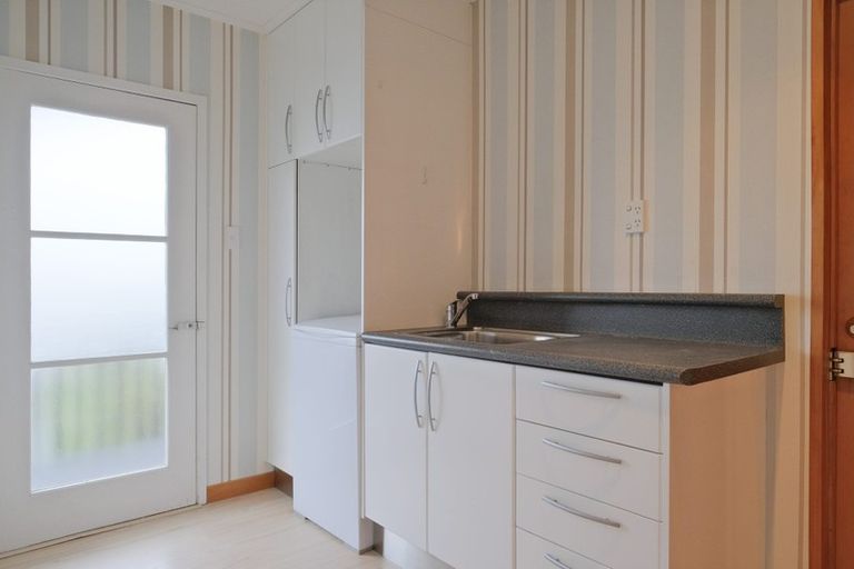 Photo of property in 22 Athol Place, Ravensbourne, Dunedin, 9022