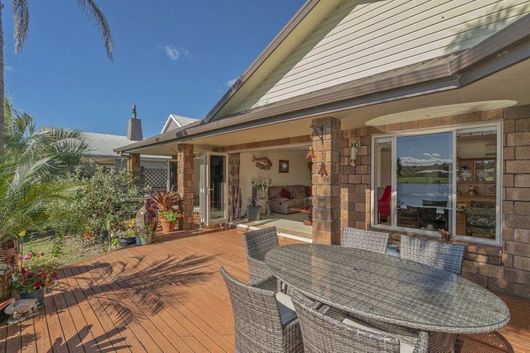 Photo of property in 38 Motukorure Parade, Cooks Beach, Whitianga, 3591