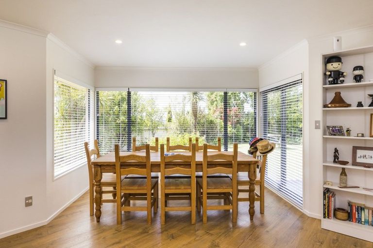 Photo of property in 31 Ruapehu Drive, Fitzherbert, Palmerston North, 4410