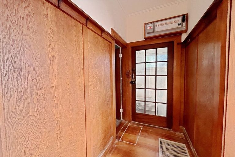 Photo of property in 38 Hawker Street, Mount Victoria, Wellington, 6011