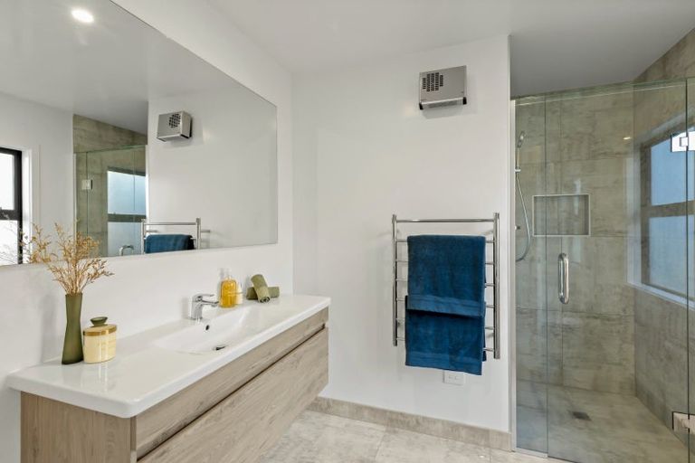 Photo of property in 14 Ward Street, Jacks Point, Queenstown, 9371