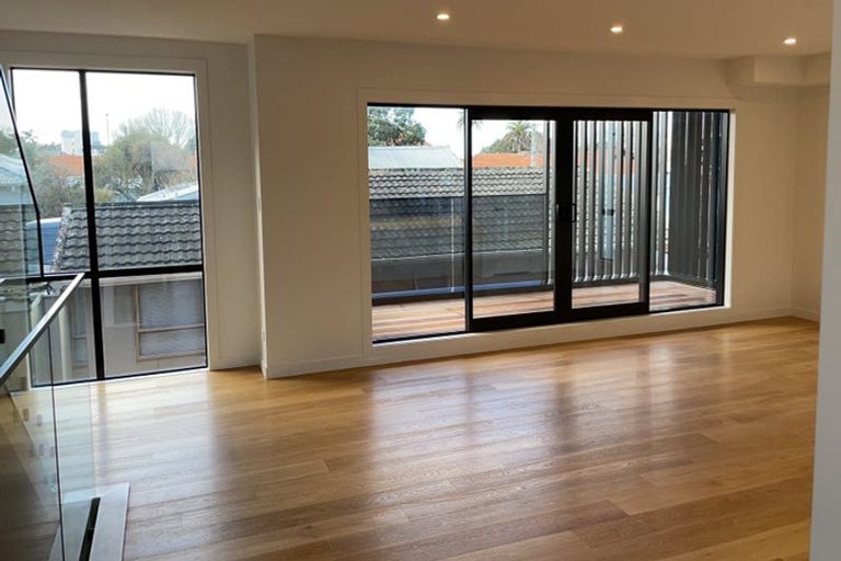 Photo of property in 5b Lomond Street, Takapuna, Auckland, 0622