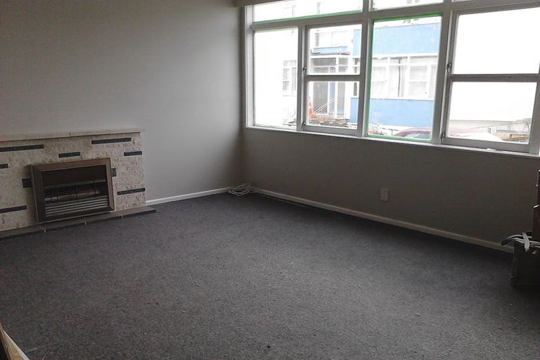 Photo of property in 6/55 Apu Crescent, Lyall Bay, Wellington, 6022