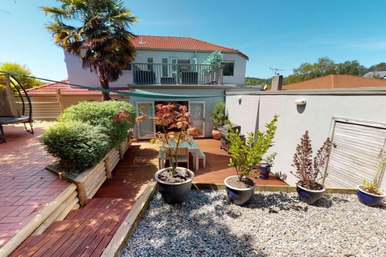 Photo of property in 77 Sunbrae Drive, Silverstream, Upper Hutt, 5019