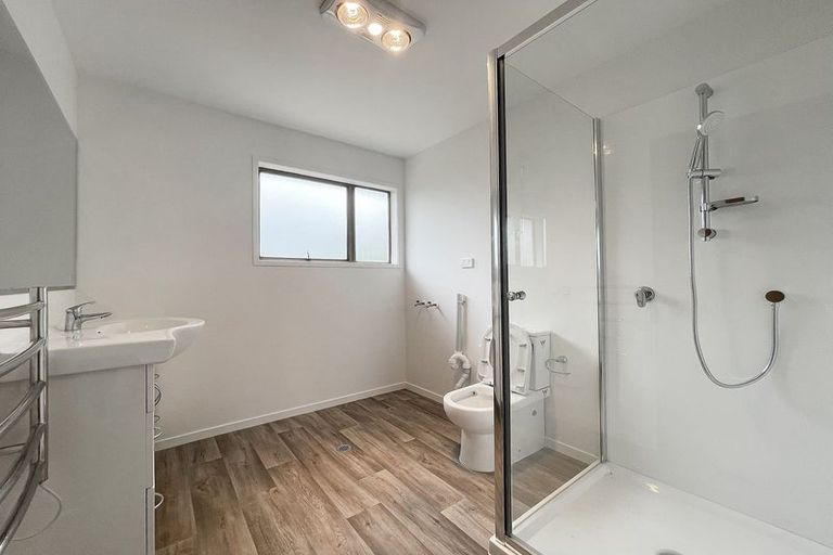 Photo of property in 338 Royal Road, Massey, Auckland, 0614