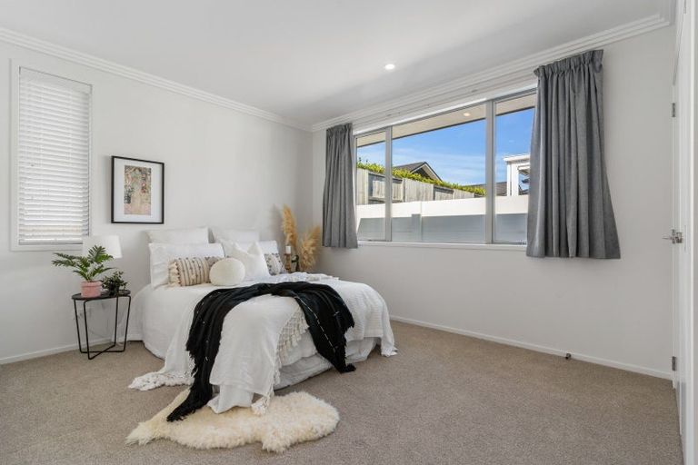 Photo of property in 1 Charlotte Drive, Omokoroa, 3114