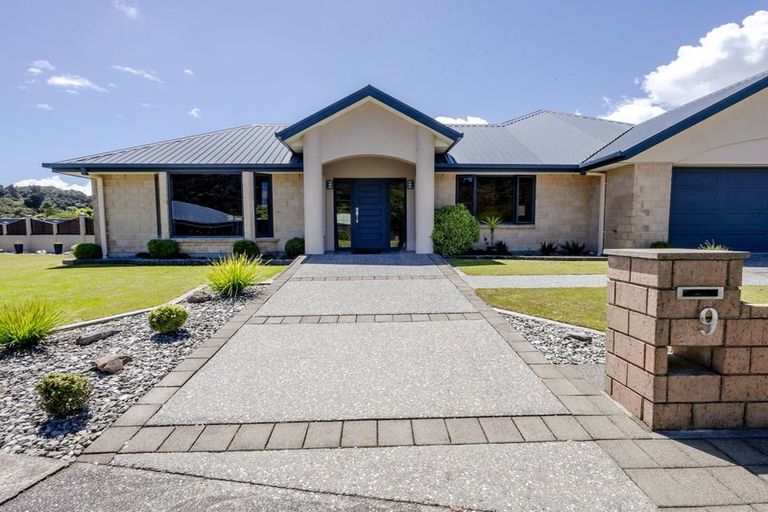 Photo of property in 9 Westvale Drive, Greymouth, 7805