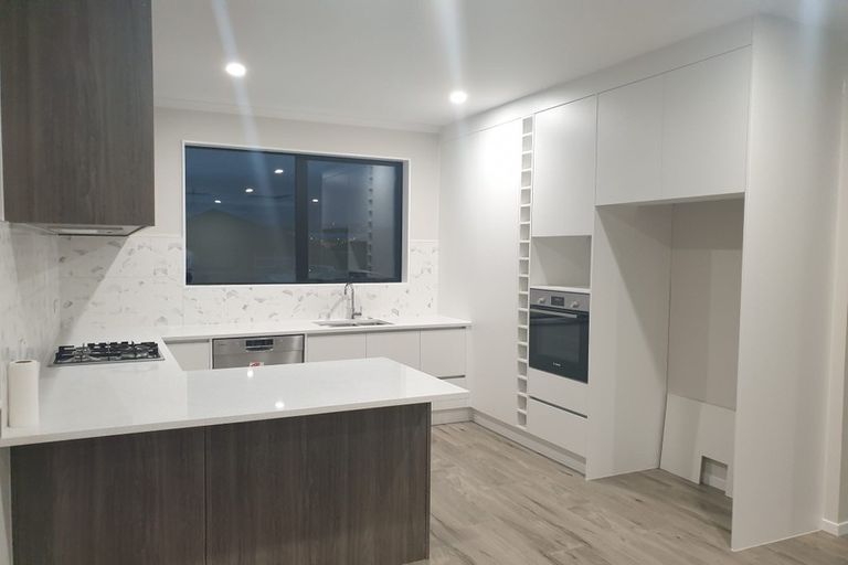 Photo of property in 8 Tawhiti Road, Pukekohe, 2120