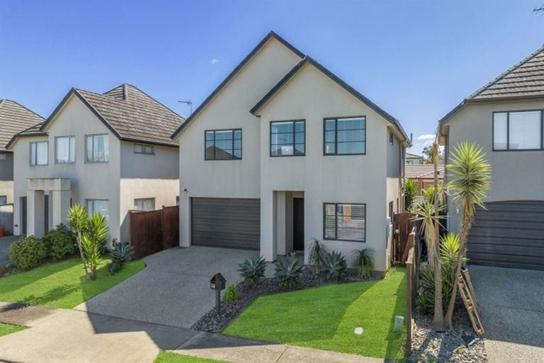 Photo of property in 14 Heidi Crescent, Flat Bush, Auckland, 2016