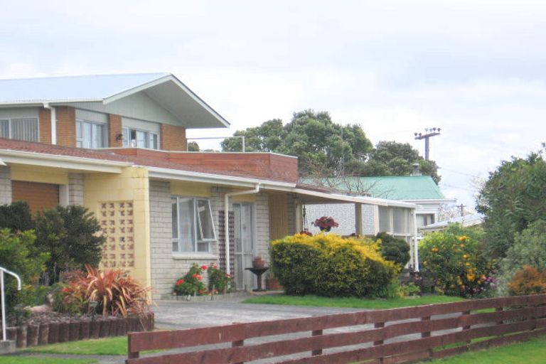 Photo of property in 18 Linklater Avenue, Bellevue, Tauranga, 3110