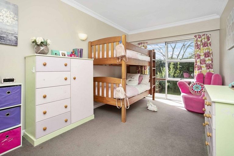 Photo of property in 2 Edmund Hillary Avenue, Papakura, 2110