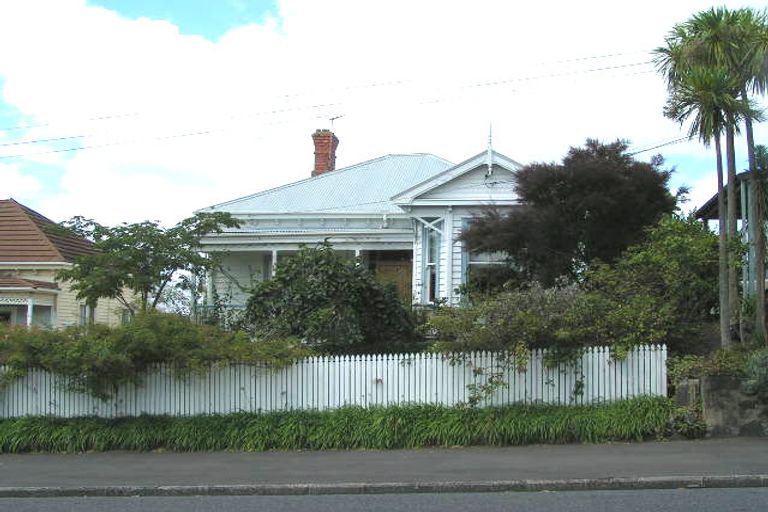 Photo of property in 151 Queen Street, Northcote Point, Auckland, 0627