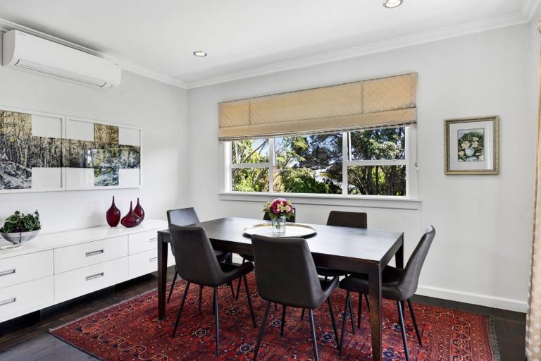 Photo of property in 290 Devon Street West, New Plymouth, 4310