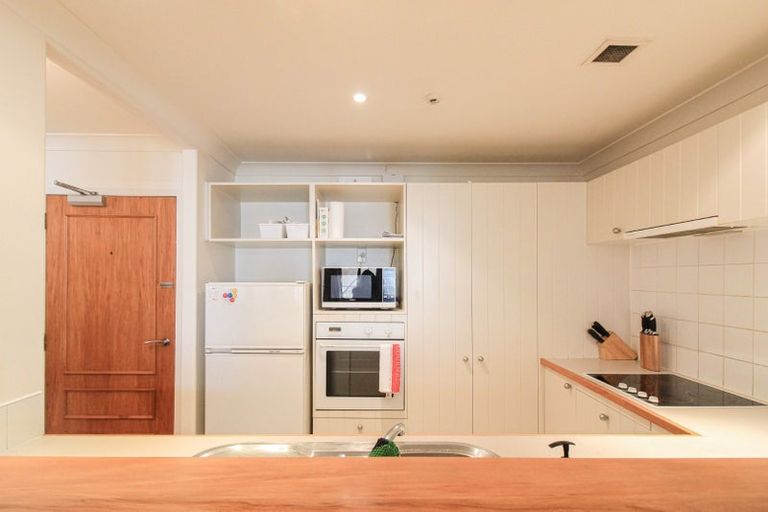 Photo of property in Kelvin House, 1d/16 The Terrace, Wellington Central, Wellington, 6011