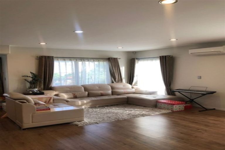 Photo of property in 21b Stamford Crescent, Flat Bush, Auckland, 2019