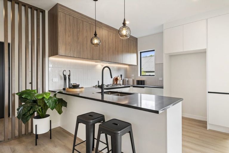 Photo of property in 11b Dianthus Place, Browns Bay, Auckland, 0630